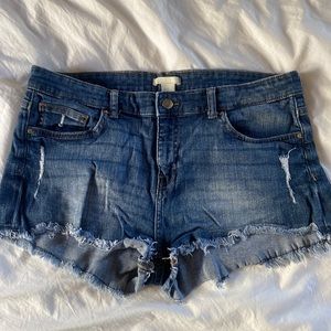 Medium/dark wash H&M denim shorts size 12